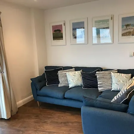 2bed With Pool & Sea View Apartment *